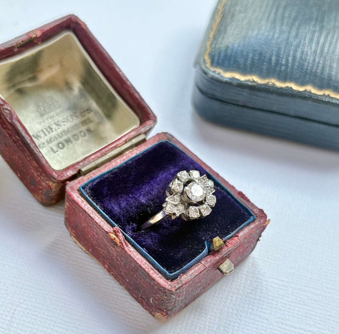 Vintage mid 20th century diamond engagment / cluster ring