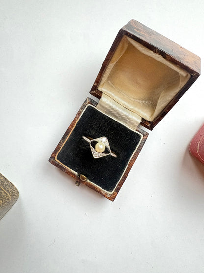 Art Deco split pearl, diamond and onyx dress ring