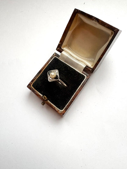 Art Deco split pearl, diamond and onyx dress ring