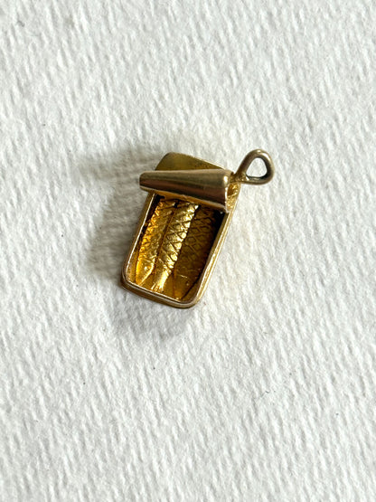 Vintage 9ct gold ,sardine, fish charm