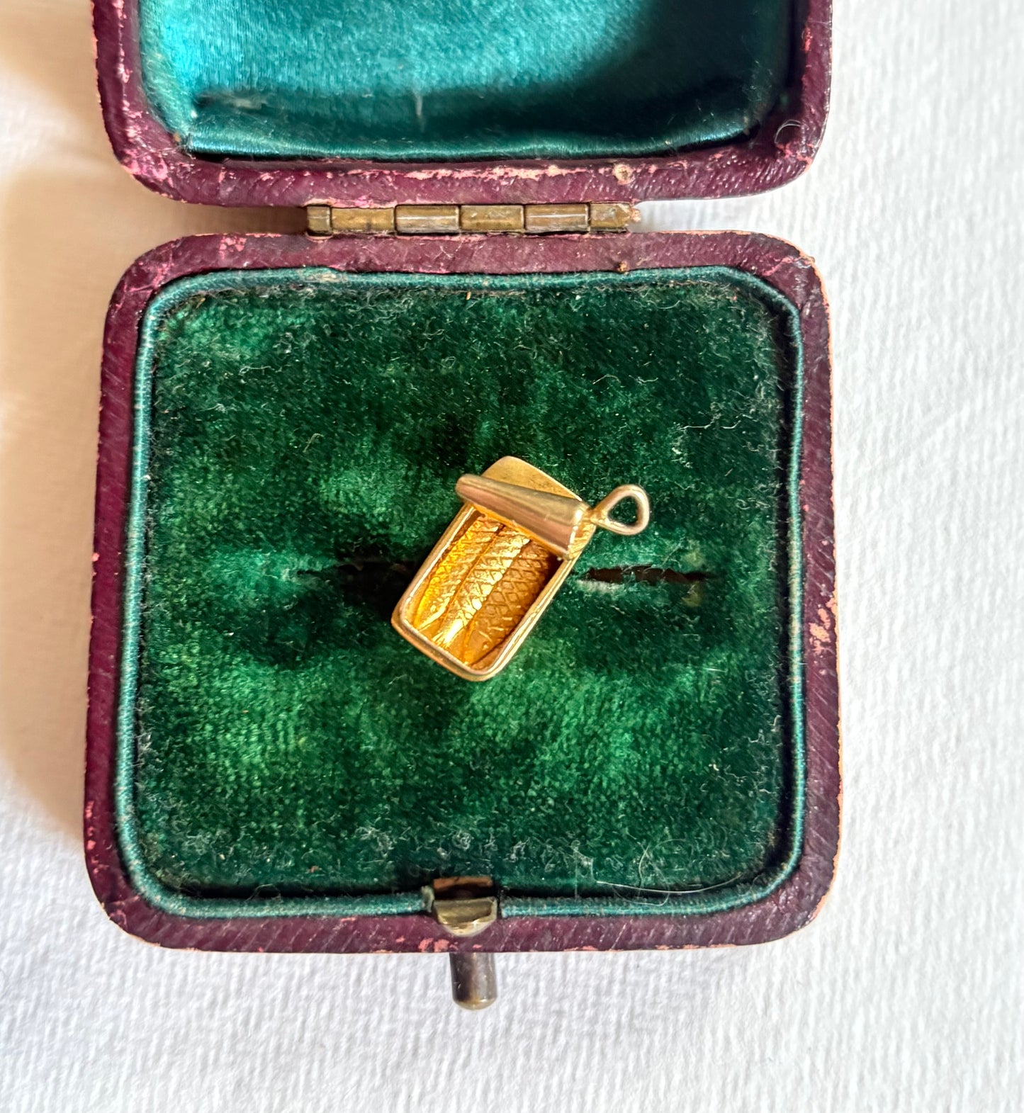 Vintage 9ct gold ,sardine, fish charm