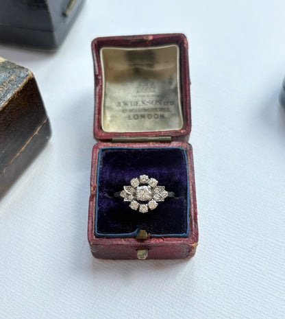 Vintage mid 20th century diamond engagment / cluster ring